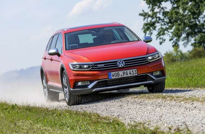 VW Passat Alltrack B8 na nových fotkách, s terénem se prý vypořádá jako SUV