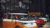 Němečtí dealeři aut už jsou unaveni z prodávání elektromobilů. „Těch věcí se nedá zbavit,” říká jeden z nich