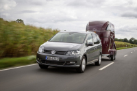 VW stvořil něco jako Sharan RS TDI 4x4, navíc má sedmistupňové DSG