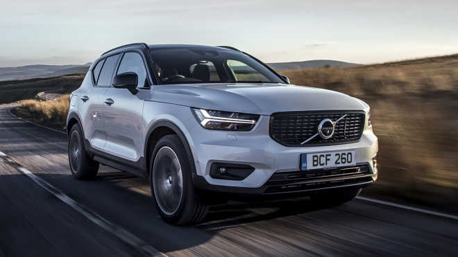 Volvo XC40 dnes jako ojetina nabízí nesrovnatelně víc než nový vůz, vedle něj ale stojí pakatel