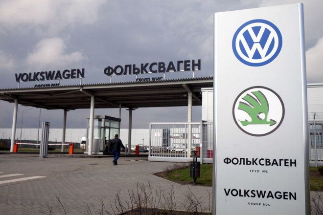 VW opět zastavil výrobu v ruské továrně Kaluga, odskáče to i Škoda