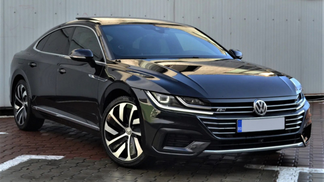 Kolik může mít najeto jen tři roky starý VW Arteon? Ani v zemi s minimem dálnic to nemá limity