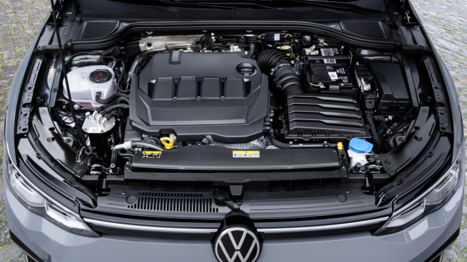 VW Golf VIII budí rozpaky i jako ojetina, aspoň ho ale koupíte citelně levněji než nové vozy