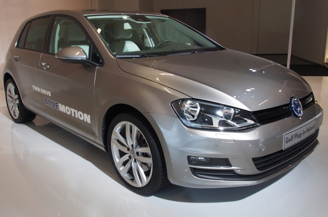 VW Golf VII plug-in hybrid: také Golf se veze na vlně hybridizace, dostal techniku A3 e-tron