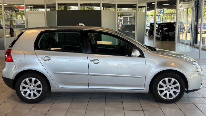 Dodnes nevyužitý Golf TDI po 1. majiteli ze zlaté éry VW je za tyhle peníze laciná holka pro všechno snad navěky