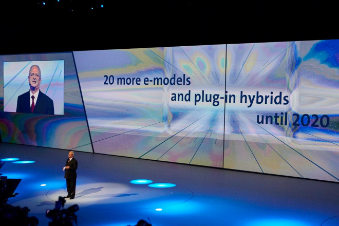 VW chystá revoluci, do roku 2020 promění své vozy v mobily na kolečkách