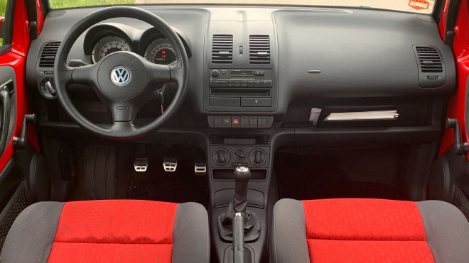 Jeden z mála moderních propadáků VW se dá koupit skoro nejetý. Je to levný návrat do dob totální kvality