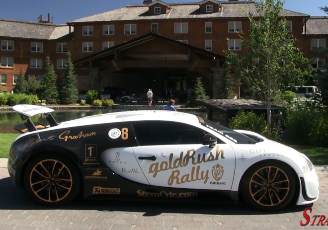 Bugatti Veyron v téměř 400 km/h na běžné silnici zní i vypadá jako stíhačka (video)