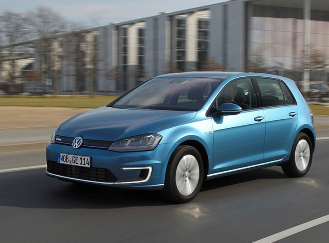 VW e-Golf: elektrická verze má českou cenu, slovo Volkswagen zcela nenaplňuje
