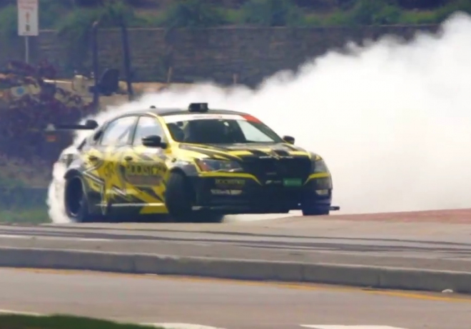 VW Passat 7,4 V8 s 900 koňmi řádí i s Tannerem Foustem konečně na pořádném videu