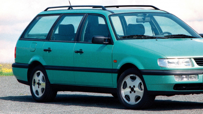 Nadšenec zkusil vrátit život 27 let starému, 8 let odstavenému Passatu B4, ukázal, jaký je to držák