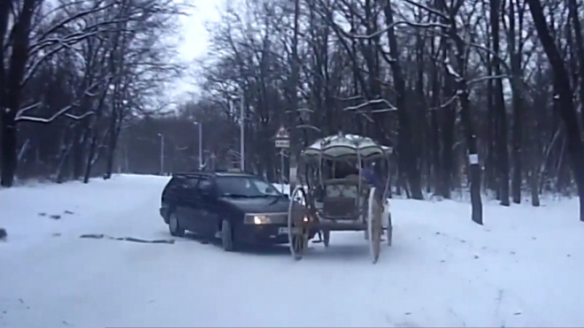 Tohle video vám ukáže, kam se posunula osobní doprava za posledních 100 let