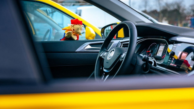 VW zkouší napravit nejdepresivnější den v roce vzpomínkou na svérázný prodejní hit