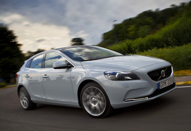 Volvo V40 2012: prohlédněte si švédský Golf na 40 nových fotkách