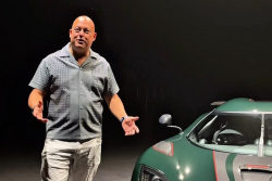 Mezi šéfem Koenigseggu a jedním z jeho zákazníků zuří otevřený spor, firma je prý &bdquo;letadlo&rdquo;, její auta šmejd