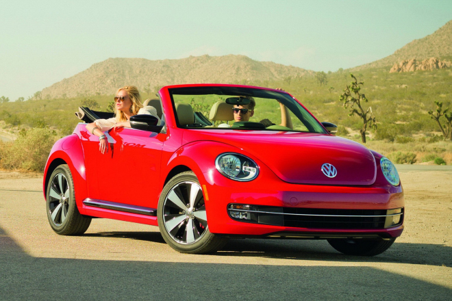 VW Beetle Cabriolet 2012: nový Brouk bez střechy je venku