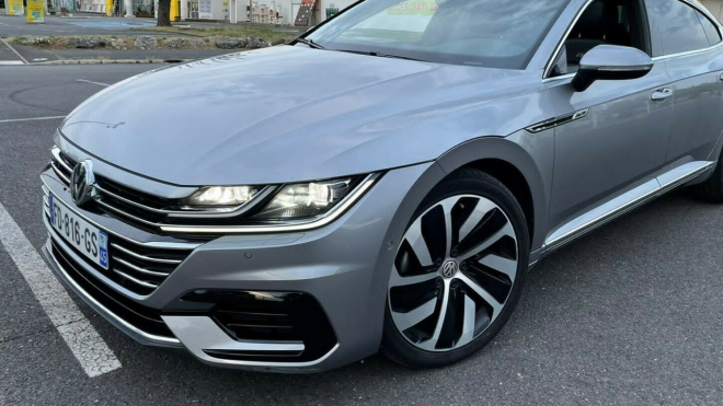 Kolik může mít najeto stylový VW Arteon za pouhé 2 roky? Čeští bazaristé se o něj poperou