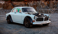 Volvo Amazon s turbo V8 od BMW a 4x4 z GT-R je brutální retro