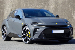 Firma začala prodávat sadu, která vám udělá superdrahé SUV Ferrari z obyčejné Toyoty, může čekat dopis z Itálie