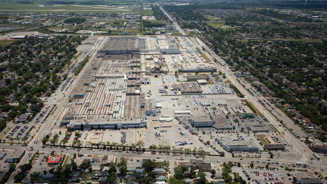 Trumpova cla si rychle vybírají svou daň. Stellantis zastavil výrobu v prvních dvou továrnách mimo USA, propustí 5 400 lidí