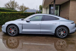 První elektrické Porsche ztrácí hodnotu tak moc, že láme další psychologickou cenovou hranici, majitele připravilo o miliony za pár let