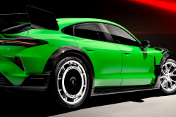 Porsche muselo ověsit 1100koňový elektromobil za 6,2 milionu doplňky za další 3 miliony, aby prohrálo s 530koňovým spalovacím autem