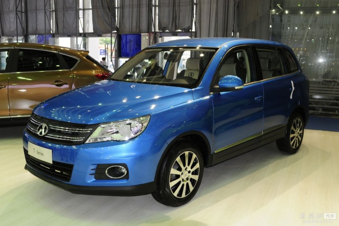 Čínské klony útočí: Yema zkopírovala Audi A4, VW Tiguan i Infiniti EX