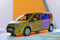 Ford Tourneo Courier, Connect a Custom 2013: oosbní dodávky Fordu představeny