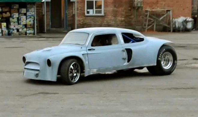 ZAZ 965 GTR: ruský Batmobil má 900 koní, čtvrtmíli dá pod 10 s