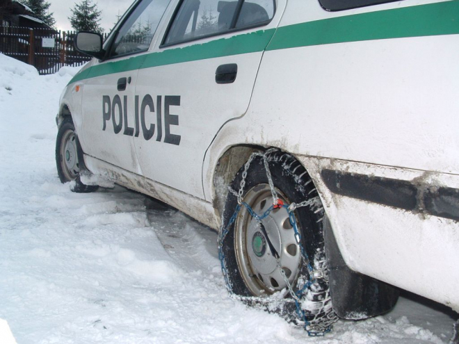 Povinné zimní pneu vs. policie: manuál k nezaplacení